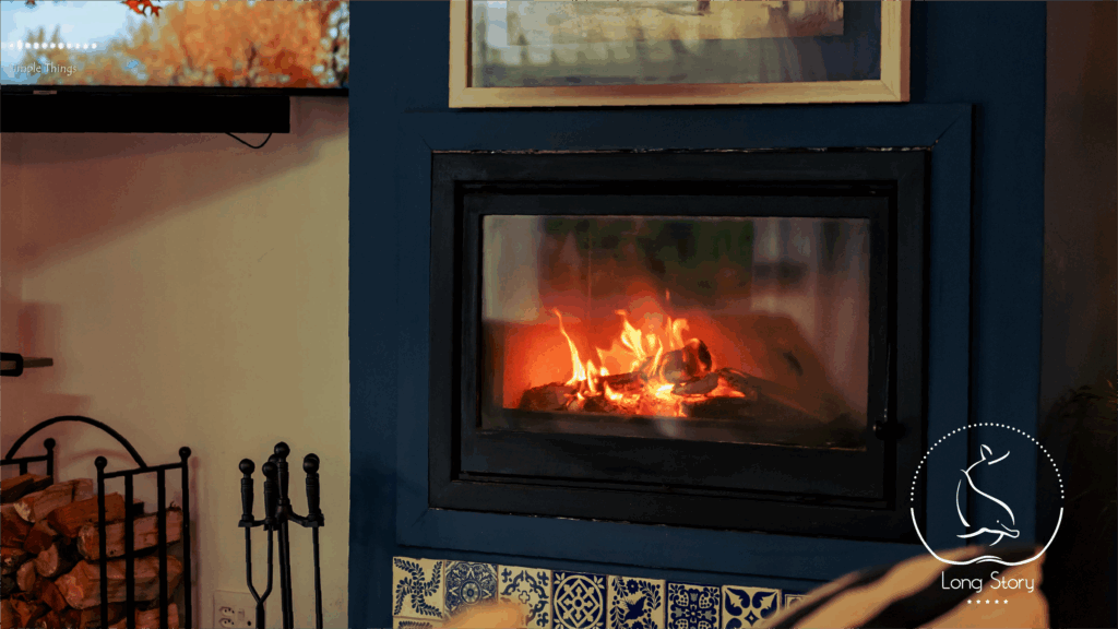 Boutique guesthouse in Plettenberg Bay with cosy winter interior and fireplace